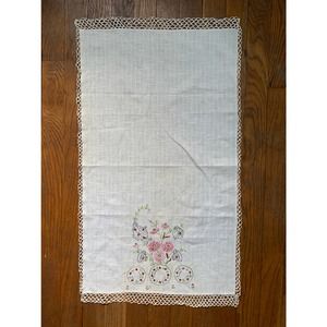 Vintage Linen Hand Towel Embroidered Daisy 29" x 16"